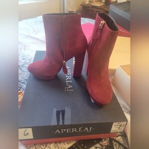 APERLAI Ankle Boots Wine